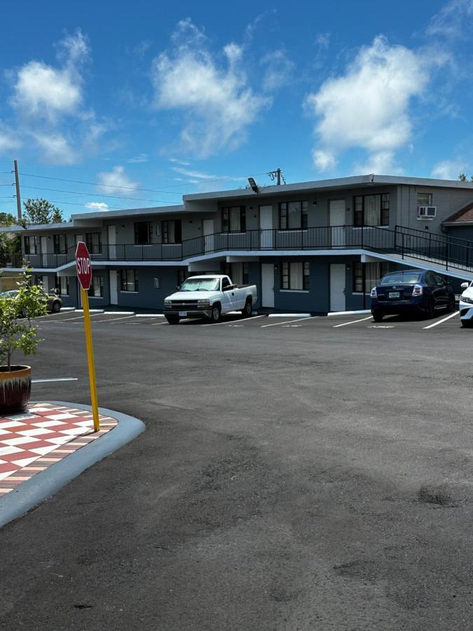 Red Carpet Inn Daytona Beach Exterior photo