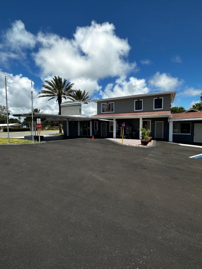 Red Carpet Inn Daytona Beach Exterior photo