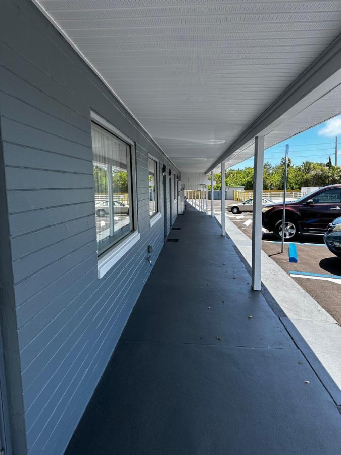 Red Carpet Inn Daytona Beach Exterior photo