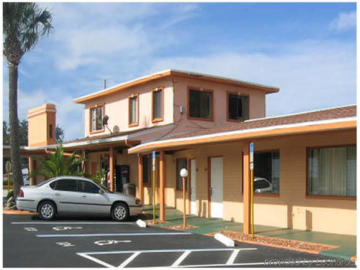 Red Carpet Inn Daytona Beach Exterior photo